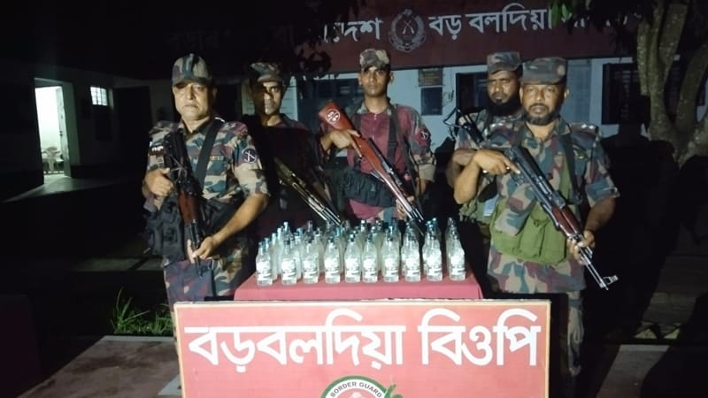 চুয়াডাঙ্গায় দামুড়হুদা সীমান্তে বিজিবির অভিযান ৫৬ লাখ টাকার চোরাচালান পণ্য  জব্দ  ও  আটক ২