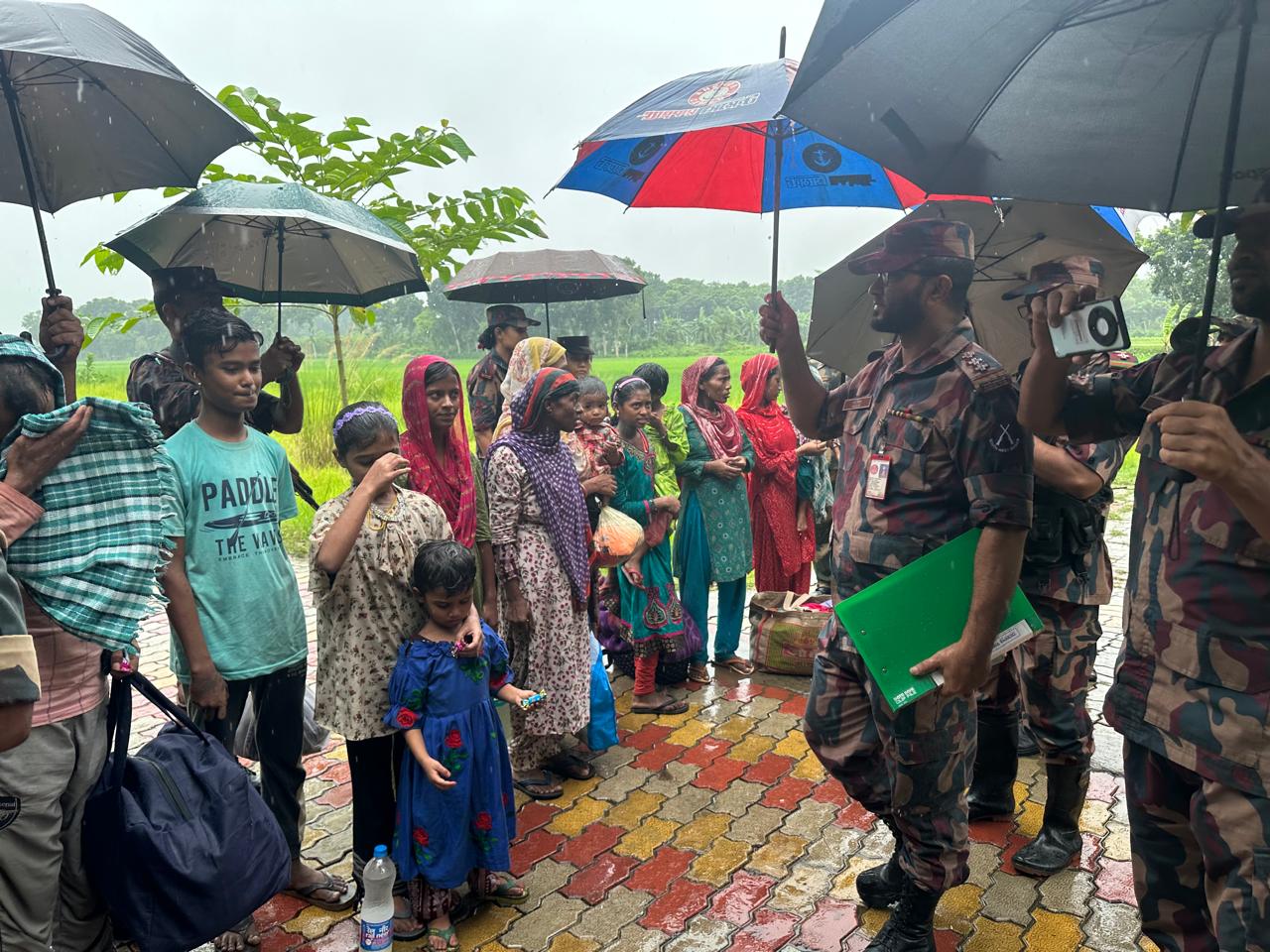 চুয়াডাঙ্গার দর্শনা সীমান্তে দিয়ে ১৫ বাংলাদেশীকে বিজিবির কাছে হস্তান্তর করল বিএসএফ