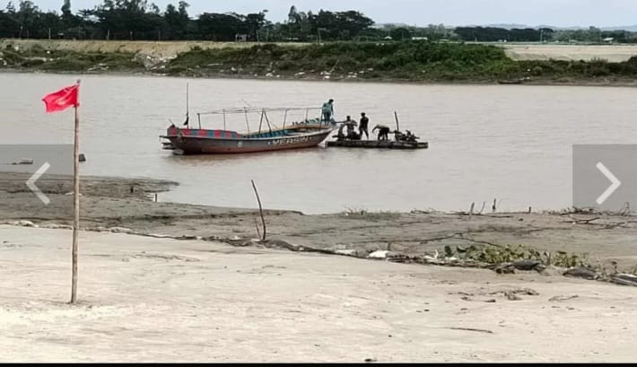 ফেনীতে অবৈধভাবে বালু উত্তোলনের অভিযোগে বিএনপি নেতাসহ ৭৩ জনের বিরুদ্ধে মামলা।