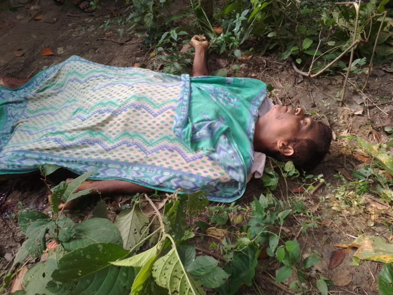 দৌলতপুরে পূর্বের শত্রুতাকে ঘিরে জোড়া খুন
