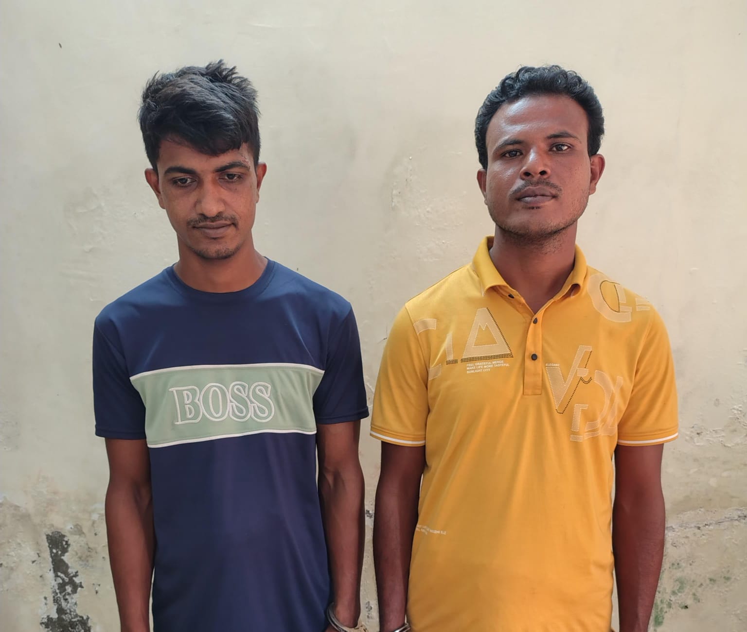 আনোয়ারায় সিসিটিভি ফুটেজ দেখে ২ চোর আটক, স্বর্ণালংকার উদ্ধার