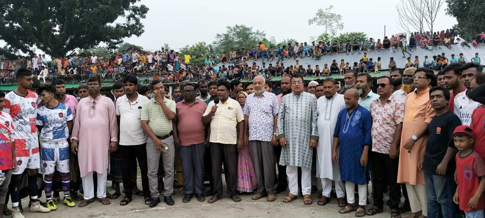 দৌলতপুরে মরহুম সজিব স্মৃতি ফুটবল টুর্নামেন্টের ফাইনাল খেলা অনুষ্ঠিত  যুবসমাজকে লেখাপড়ার পাশাপাশি খেলাধুলার সুযোগ করে দিতে হবে- বাচ্চু মোল্লা
