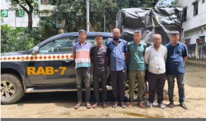ফেনীতে ডাকাতি মামলার আসামিসহ গ্রেপ্তার ৬, গরু উদ্ধার