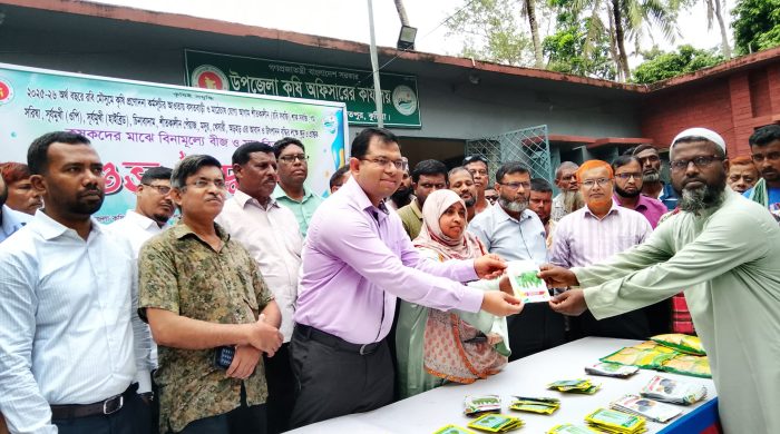 দৌলতপুরে ৭২০ কৃষক পেলো সবজির প্রণোদনা
