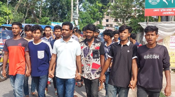 শরীয়তপুর-১ আসনে বিএনপির মনোনয়ন ঘোষণায় আনন্দ মিছিল
