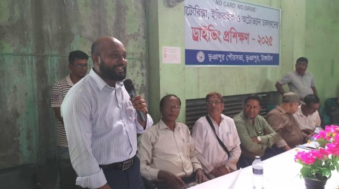 প্রশিক্ষণ শেষে ড্রাইভিং লাইসেন্স পাবে ভূঞাপুরের রিকশাঅটো-ভ্যান-ইজি বাইকের চালকেরা