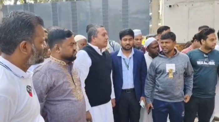 দুর্বৃত্তদের ককটেল সন্ত্রাস: তারেক রহমানের নির্দেশে গ্রামীণ ইন্ডাস্ট্রিয়াল পার্ক পরিদর্শনে ড. ব্যারিস্টার চৌধুরী ইসরাক আহমেদ সিদ্দিকী