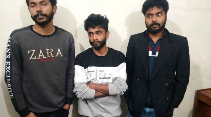 ঠাকুরগাঁওয়ের ভূল্লীতে ১৫ পিস ইয়াবাসহ তিন মাদক ব্যবসায়ী গ্রেফতার