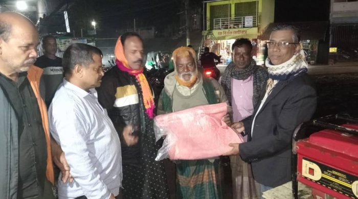 রাঙামাটিতে অগ্নিকাণ্ডে ক্ষতিগ্রস্তদের জন্য ওয়ার্ল্ড পিস সোসাইটির শীতবস্ত্র উপহার