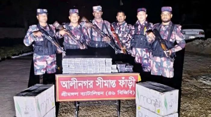 কুলাউড়ায় বিপুল পরিমাণ ভারতীয় সিগারেট জব্দ