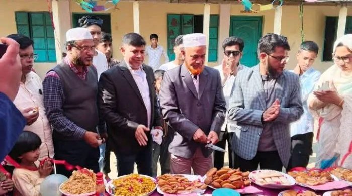 ত্রি-নয়ন স্কুল অ্যান্ড কলেজের উদ্যোগে পিঠা উৎসব