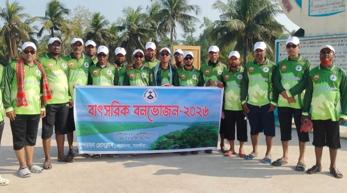 শ্যামনগরে সুন্দরবন প্রেস ক্লাবের উদ্যোগে সুন্দরবন ও মান্দারবাড়িয়া সমুদ্র সৈকত ভ্রমণ