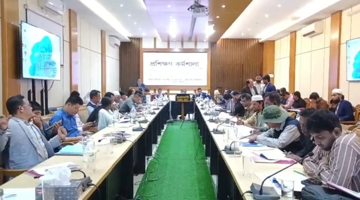 বাংলাদেশ প্রেস কাউন্সিলের উদ্যোগে রাঙামাটিতে সাংবাদিক প্রশিক্ষণ দায়িত্বশীল সাংবাদিকতাই সুষ্ঠু নির্বাচনের মূল শক্তি -এ কে এম আব্দুল হাকিম