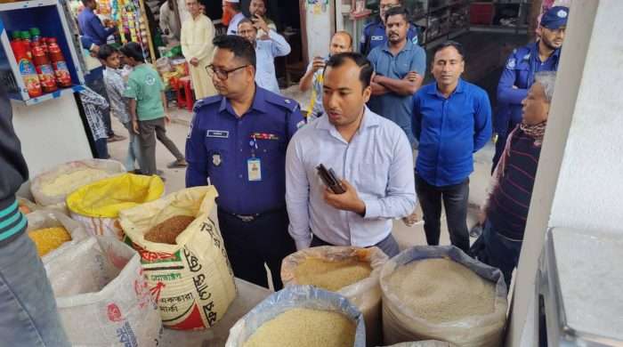 দৌলতপুরে  উপজেলা প্রশাসনের উদ্যোগে বাজার মনিটরিং