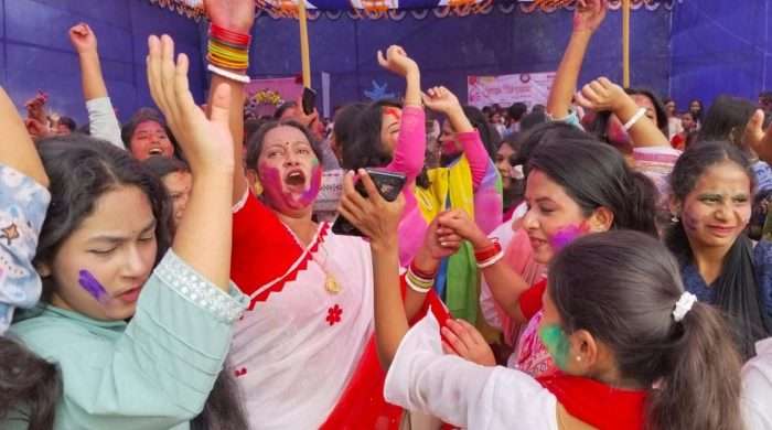 শ্রীমঙ্গলে নাচে গানে রঙের মেলা হলি উৎসব