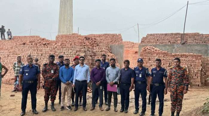 টাঙ্গাইলে অবৈধ ৪টি ইট ভাটায় ভ্রাম্যমাণ আদালতে  সাড়ে ১২ লাখ টাকা জরিমানা