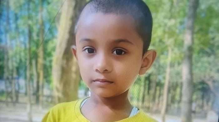 কালিয়াকৈর অটোরিক্সায় চাপা পড়ে ১ শিশু নিহত