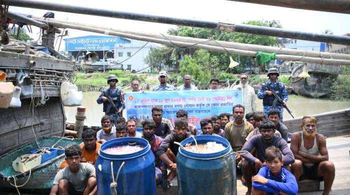 কর্ণফুলীতে নিষিদ্ধ সময়ে মাছ ধরার অপরাধে ২ লক্ষ ১০ হাজার জরিমানা