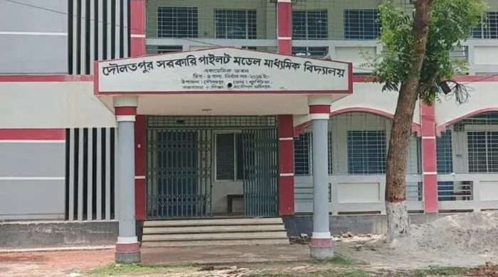 দৌলতপুরে ভুল প্রশ্নে পরীক্ষা: ২ কক্ষ পরিদর্শক ও কেন্দ্র সচিবকে অব্যাহতি