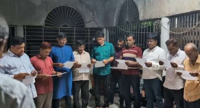 শ্রী শ্রী বঙ্ক বিহারী জিউ আখড়া মন্দির পরিচালনা কমিটির নবনির্বাচিতদের শপথ গ্রহণ অনুষ্ঠান অনুষ্ঠিত হয়েছে