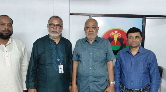 কুষ্টিয়ায় এমপি রেজা আহম্মেদ বাচ্চু মোল্লার সাথে এডিজি ডা. জাহিদ হোসেনের সৌজন্য সাক্ষাৎ