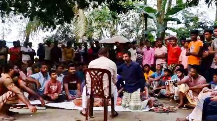 বাগমারা’য় মবের কবলে মাছ ব্যবসায়ী