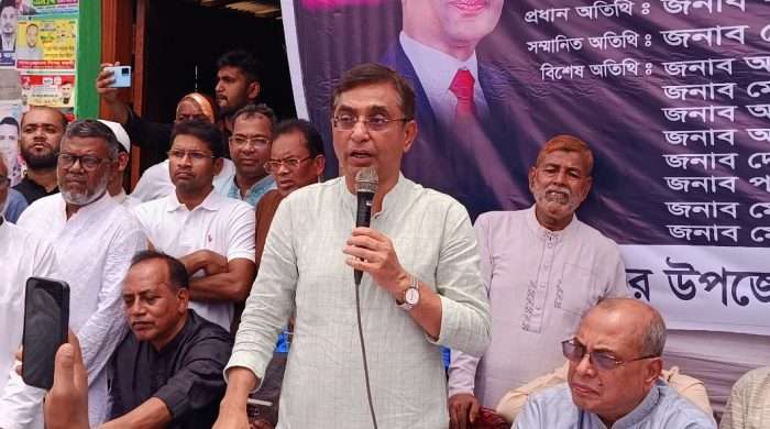 শহীদ জিয়ার ৪৫তম শাহাদাত বার্ষিকীতে কালিয়াকৈরে হাজারো মানুষের ঢল-দোয়া, আলোচনা ও বস্ত্র বিতরণ