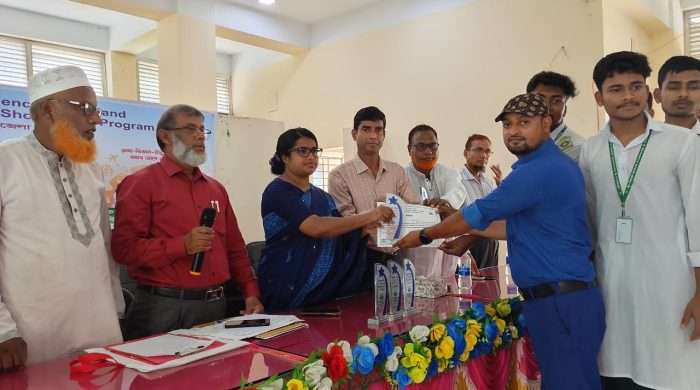 সাপাহারে বিজ্ঞান ও উদ্ভাবনী ভাবনা প্রদর্শনী অনুষ্ঠিত