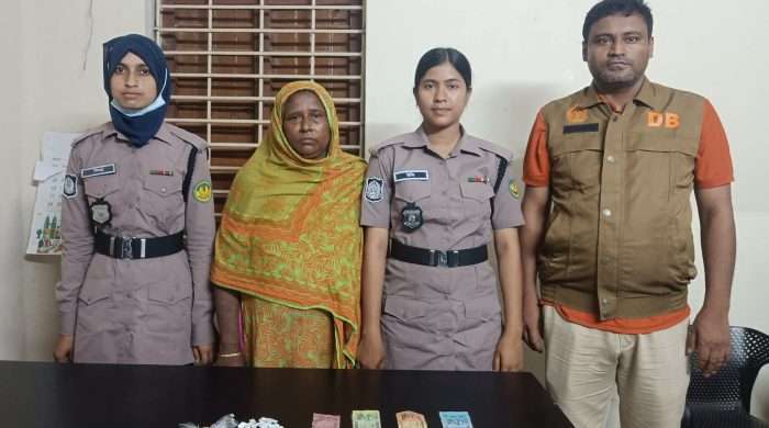 রাজশাহীতে নারী মাদক ব্যবসায়ী গ্রেপ্তার