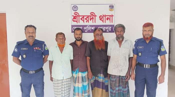 শ্রীবরদীতে পুলিশের অভিযানে জুয়ার আসর থেকে ৪ জুয়ারী আটক