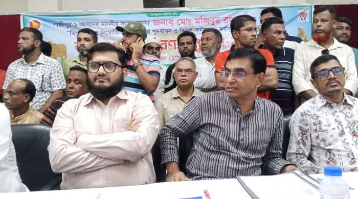 কালিয়াকৈরে ভিক্ষুক পুনর্বাসন ও বিকল্প কর্মসংস্থান সৃষ্টির  লক্ষে বকনা গরু বিতরণ অনুষ্ঠিত
