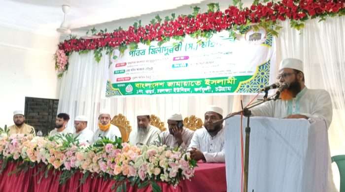 আমাদের নবী দামি হওয়াতে আমরাও দামি হয়েছি-কর্ণফুলীতে অধ্যক্ষ মাওলানা মাহমুদ হাসান চৌধুরী