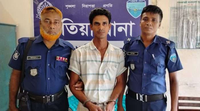 হাতিয়ায় ২০০০ লিটার চোরাই ডিজেল ও মবিল জব্দ, গ্রেফতার ১