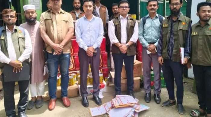 লক্ষ্মীপুরে নকল ঘি বিক্রির অভিযোগে ডিলারকে ১ লাখ টাকা জরিমানা ৩৫০ কেজি নিম্নমানের ঘি ধ্বংস