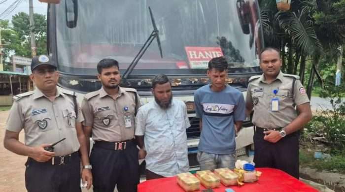 ৪০,০০০ (চল্লিশ হাজার) পিস ইয়াবা উদ্ধারপূর্বক হানিফ পরিবহনের ০১টি বাস জব্দ, বাসের চালক ও হেলপার আটক