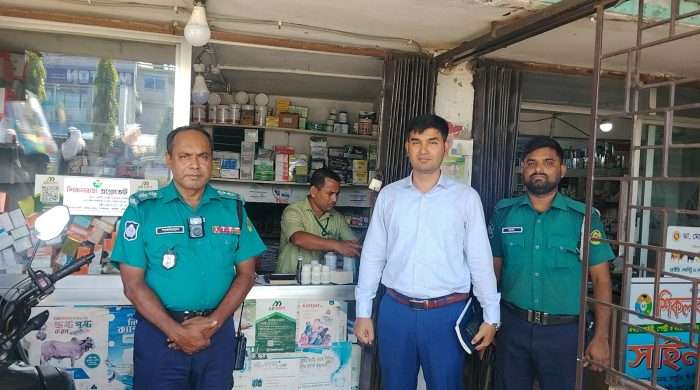 কর্ণফুলীতে মোবাইল কোর্টে ৩ দোকানীকে ১২ হাজার টাকা জরিমানা