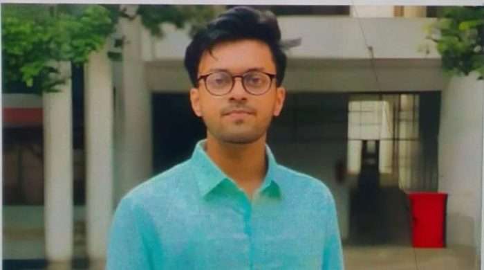 সবাই কে কাটিয়ে চলে গেল রিফাত