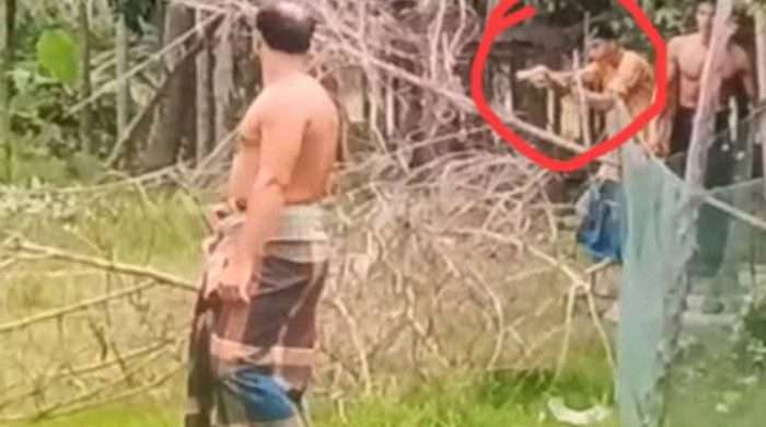 ​নোয়াখালীতে জমি সংক্রান্ত বিরোধের জেরে বিএনপি ও আওয়ামীলীগ নেতার নেতৃত্বে কুপিয়ে জখম