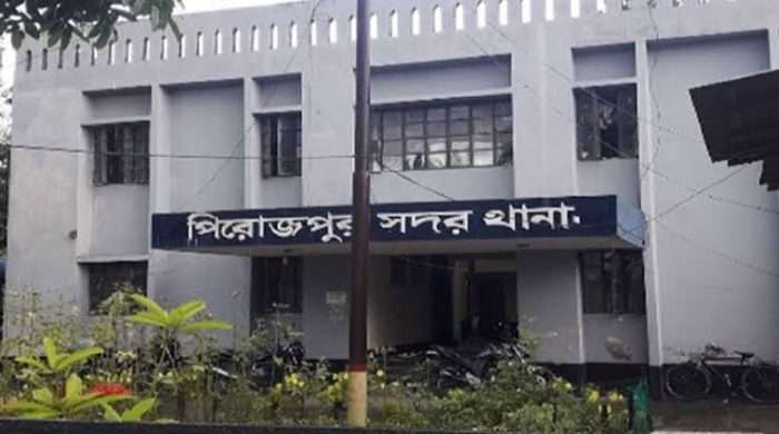 বাবার দাফনে বাড়ি ফাঁকা, চুরি হলো সাড়ে ৫ লাখ টাকার টাকা-স্বর্ণ