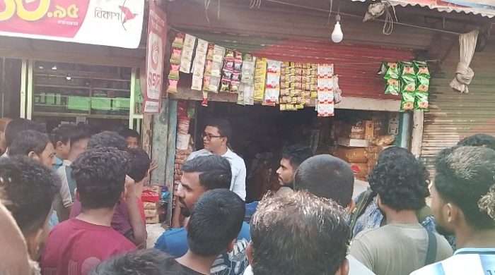 লক্ষ্মীপুরে লাইসেন্সবিহীন শিশু খাদ্য জব্দ, বেকারির ক্ষতিকর কেমিক্যাল ধ্বংস